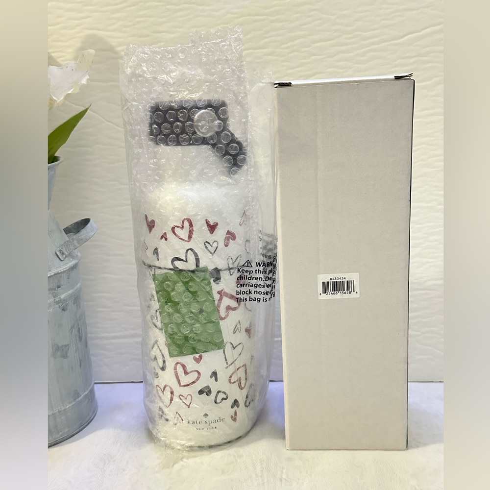 Kate Spade scribble hearts 17oz water bottle - Picture 2 of 5